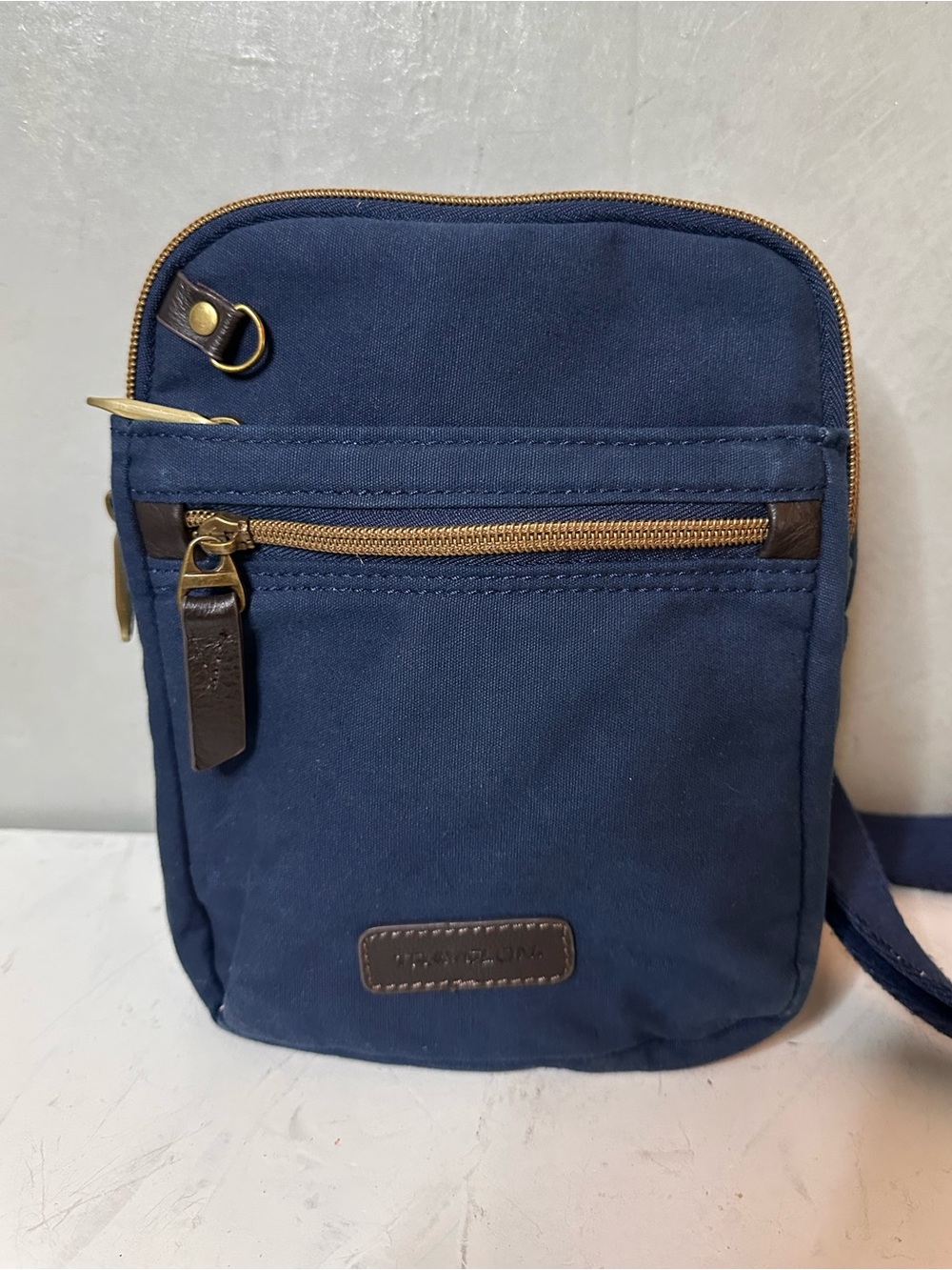 NWOT TRAVELON CROSSBODY BAG ORGANIZER NAVY BLUE